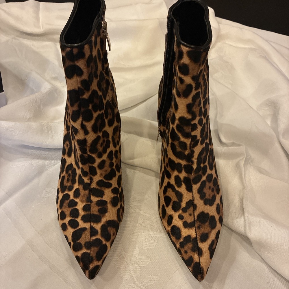Women's Leopard Print Ankle Boots Size 9 NWB stiletto Heel 2 Inches - Picture 3 of 10